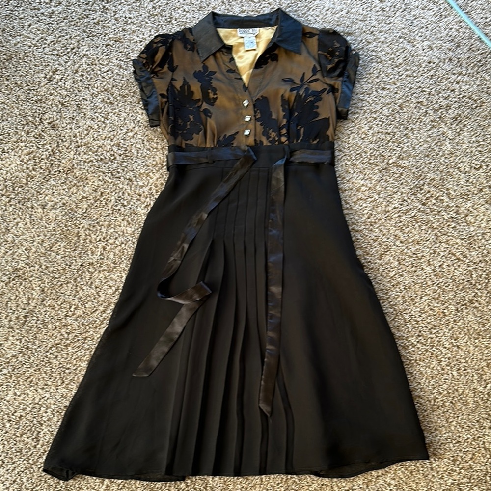 Robbie Bee Black Vintage  A-Line Burnout Midi Dress Button Front,Cap Sleeve Y2K